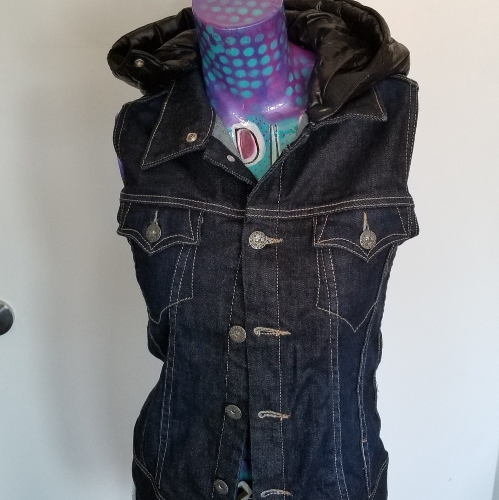 Parasuco Jean's vest with puffy black hood. SMALL